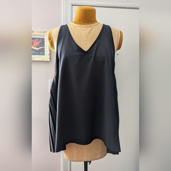 Athleta Swing Forward Tank in Solid Black size Large - Picture 4 of 11